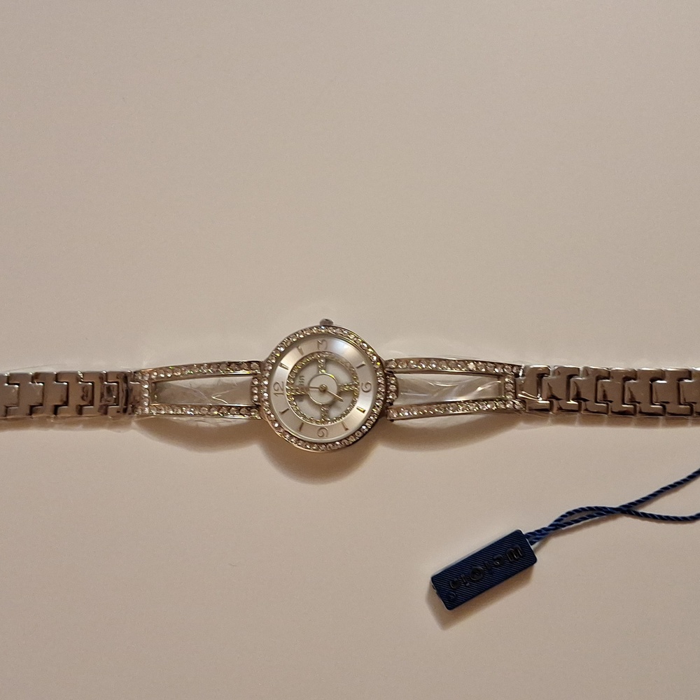 Dazzling Silver Women's Watch with Crystal Accents - Picture 2 of 3
